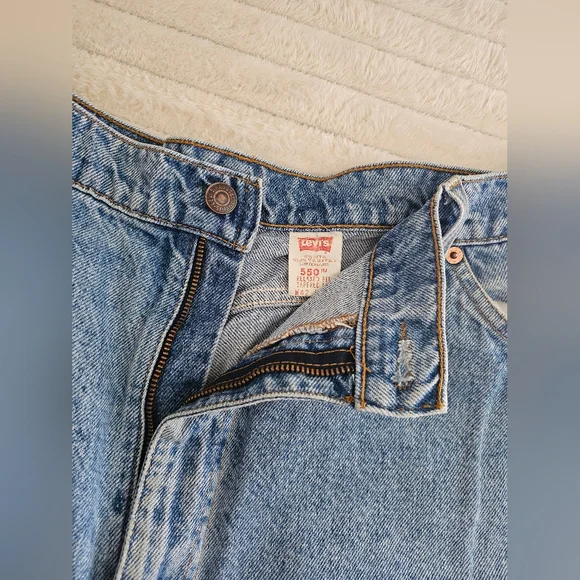 Levi's 550 Jeans - Picture 2 of 3